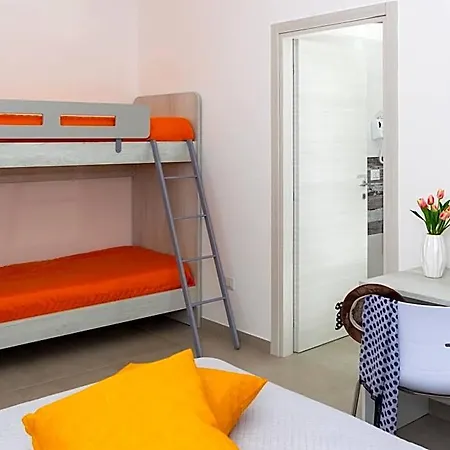 Paloma 4*